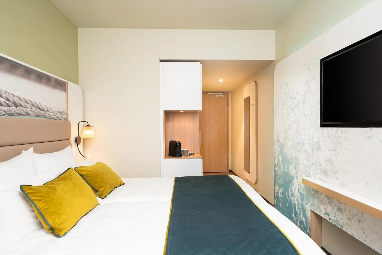 Leonardo Hotel Hamburg Altona 4*,