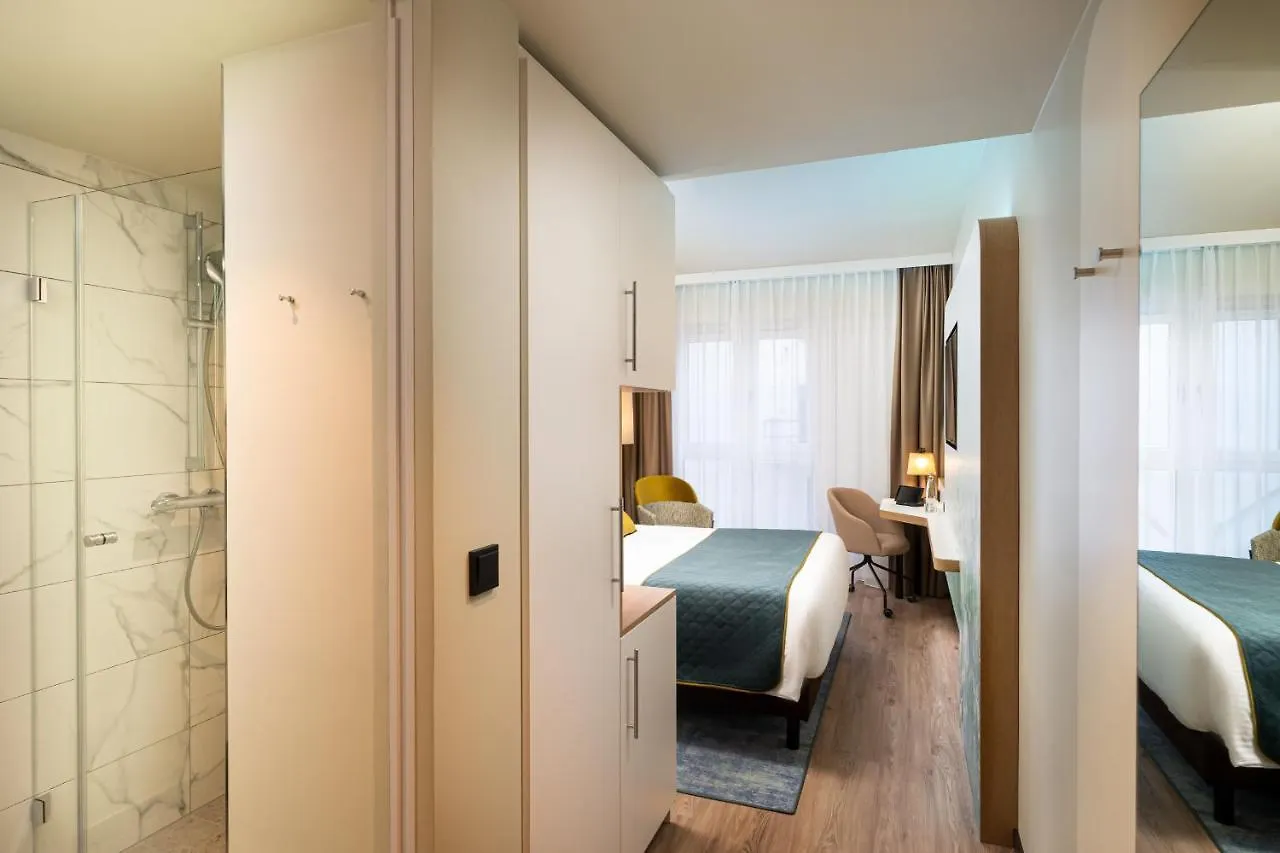 Leonardo Hotel Hamburg Altona 4*,