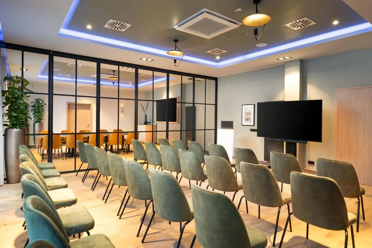 Leonardo Hotel Hamburg Altona 4*,  Germania